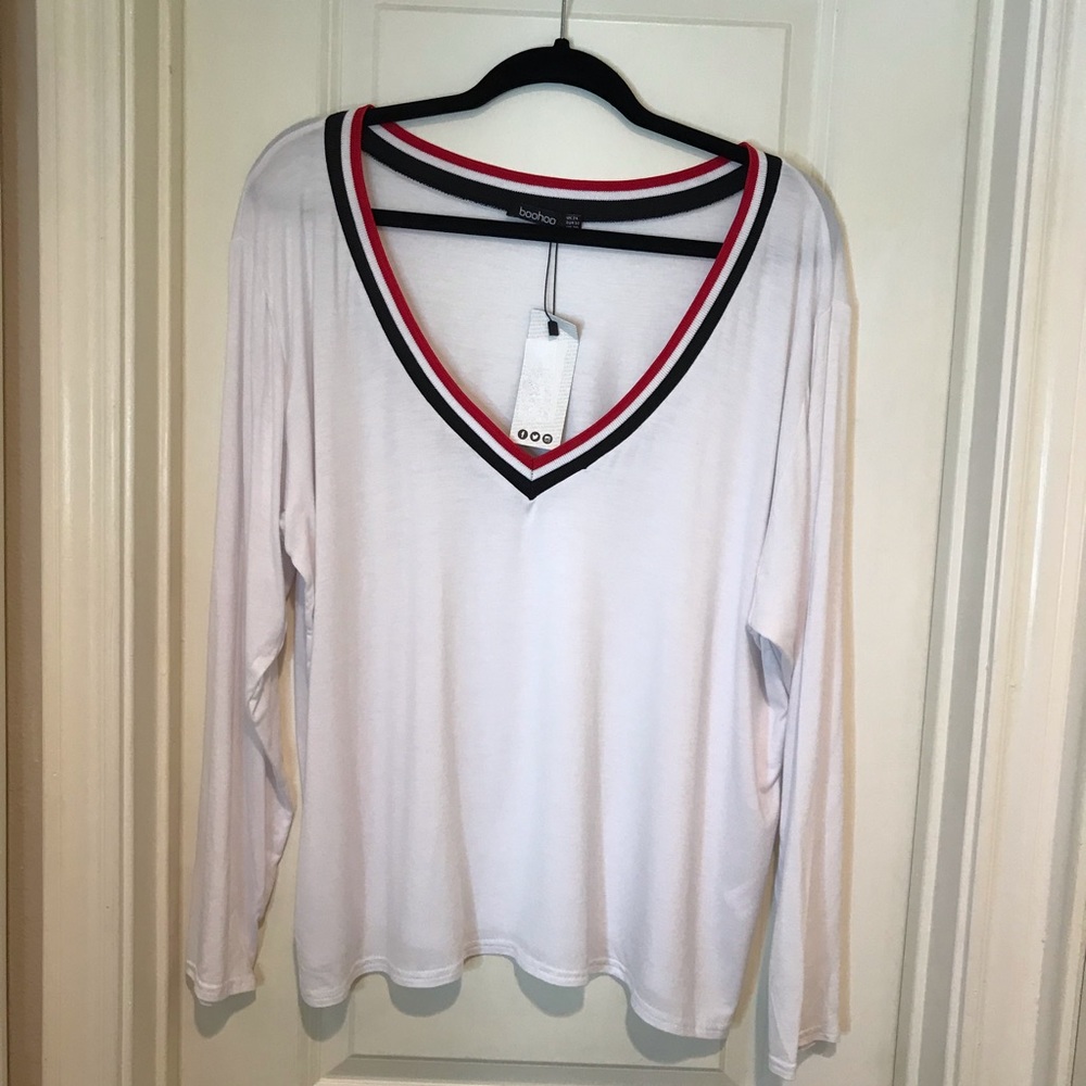NWT Boohoo White V-Neck Top